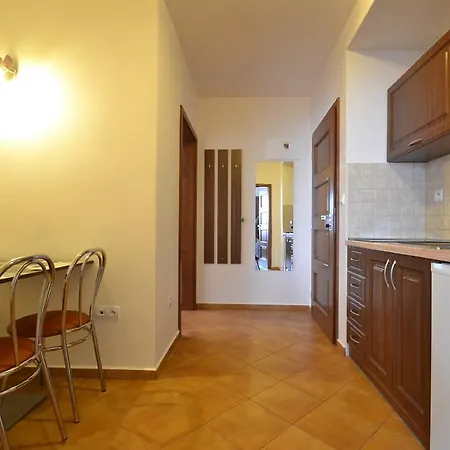 Flora Hotel Bešeňová