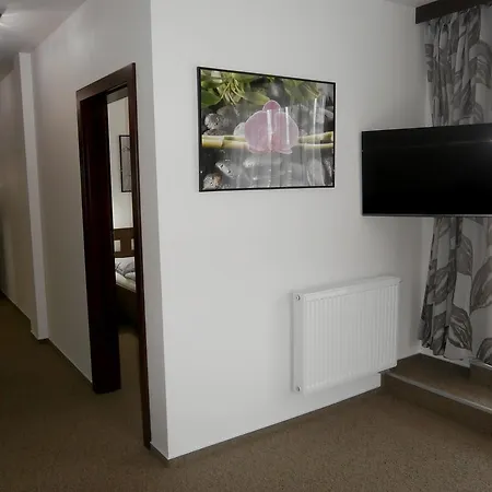 Flora 2* Bešeňová