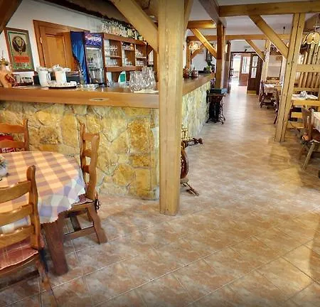 Hotel Flora Bešeňová